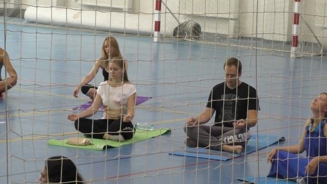 ФОК "Салют" была проведена встреча-класс по йоге с Шивой Гириш (Shiva Girish),4 смотреть онлайн