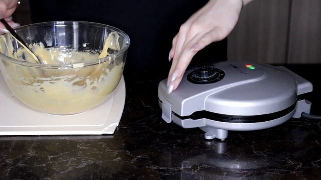 РЕЦЕПТ ВАФЕЛЬНОГО РОЖКА И ВАФЕЛЬНЫХ ТРУБОЧЕК/ шоколадные и сливочные/оочень простой рецепт