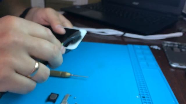 iPhone8 Чистка разговорного динамика смотреть онлайн