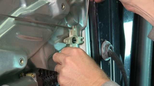 VW Passat.Golf. Замена заднего стеклоподъемника. Часть 2 Сборка. смотреть онлайн