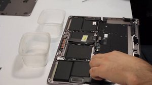 MacBook Pro Retina 2017 15" A1707 Замена Топкейса. Topcase Replacement Retina Touch Bar