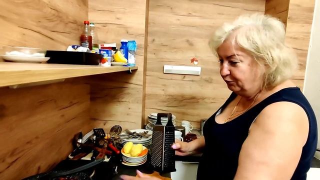 Как приготовить вкусный борщ.Сваха Таня о продуктах в Чехии смотреть онлайн