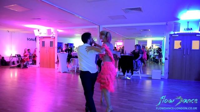Batucada Beats Slow | Carlos Custodio & Wendy - ProAm, Samba Dance Performance смотреть онлайн