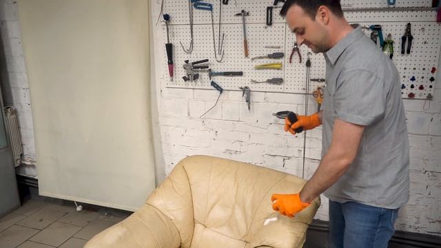 Как самому почистить кожаный диван? смотреть онлайн