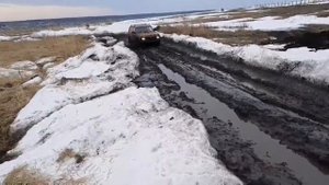 Поездка на дачу на ниве по грязи.