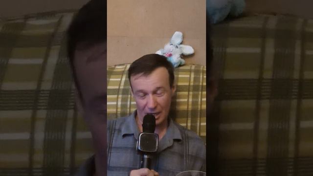 Вова поёт песню про колорадского жука
