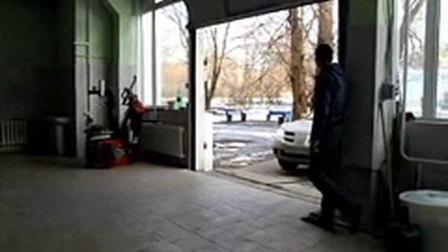 Ролик про автомехаников