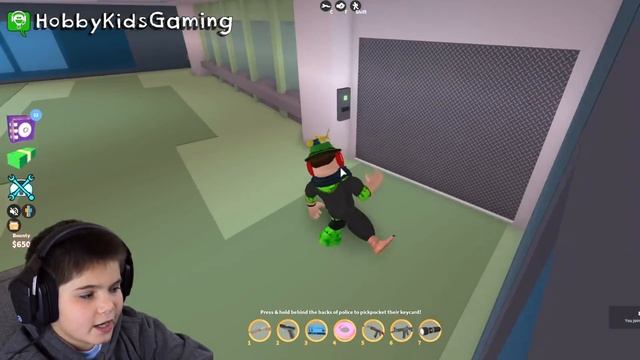 Roblox Jail Break with Fans 2 by HobbyKidsGaming смотреть онлайн