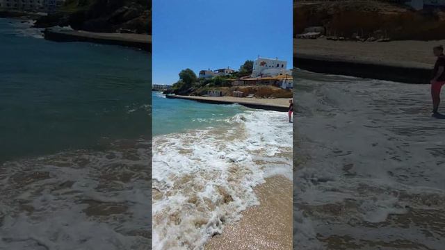 Пляж. Эгейское море. Греция. Остров Эйгина. Beach. Greece. Aegean see. Aigina island. Νήσος Αίγινα