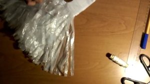 Как легко и просто сделать помпончик из пакетиков)))?