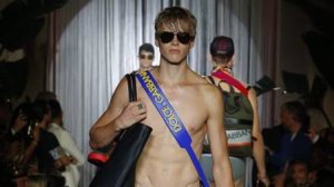 The Naked King_ #DGSS19 Men's Fashion Show