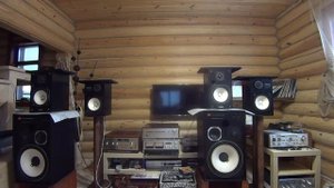 YAMAHA NS-10MT и  Accuphase P-300