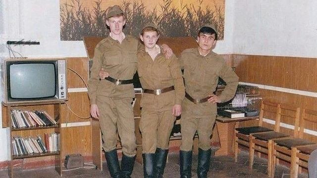 Армейский 