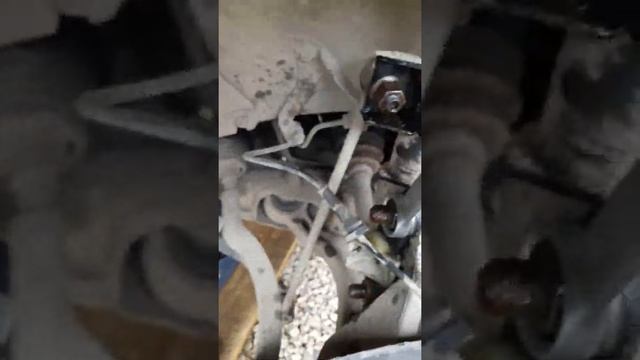 Ремонт подвески Вольво. Замена опорных подшипников Volvo s60 1 поколения