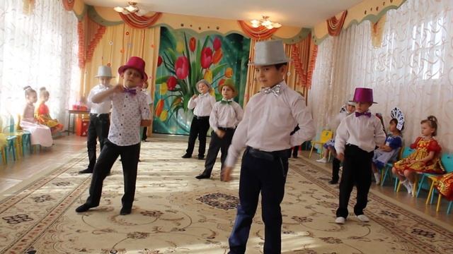 танец мальчиков на 8 марта