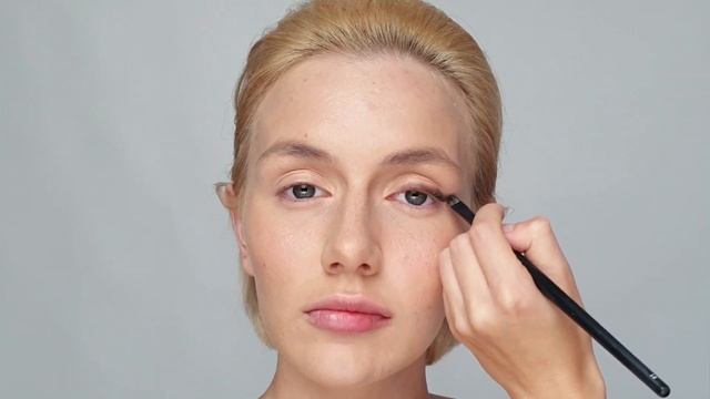 Вечерний макияж пошагово. Растушеванная стрелка. смотреть онлайн