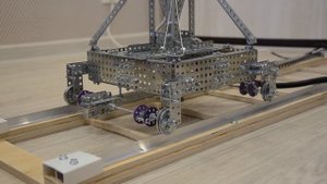 model tower crane rc/модель башенного крана на рельсах 1