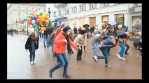 красивое предложение руки и сердца на Арбате! Классный танцевальный флэшмоб. wemakelove.ru