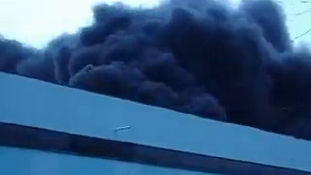 Пожар на заводе в Новомосковске Видео 2