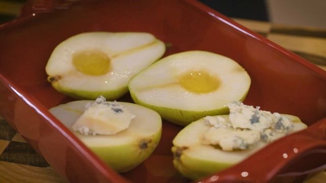 Шикарная закуска для любого повода! Груша с сыром и медом смотреть онлайн