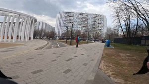 Велодорожка через парк Яуза, Москва, апрель 2023 г.