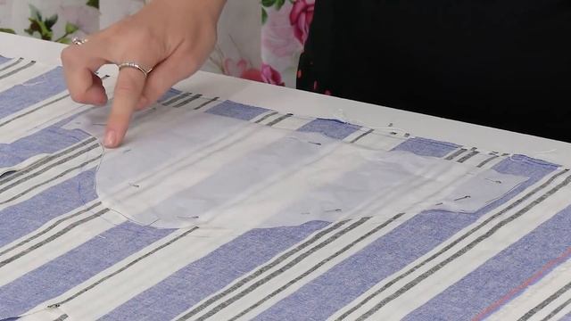 Как сшить летнюю блузку с нахлестом своими руками? Часть 2. Раскрой, сметывание и примерка блузки.