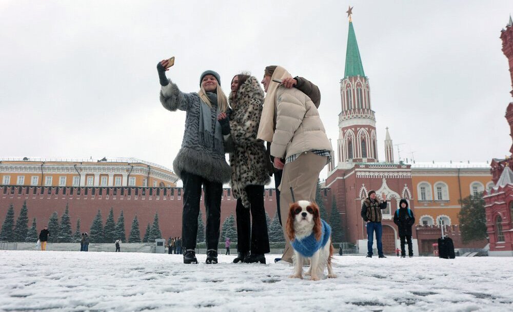 Москва переживает последствия первого снегопада / Город новостей на ТВЦ