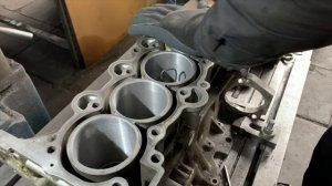 Запчасти в работе: гильзовка блока двигателя 1.4л бензин G4FA от Hyundai и Kia