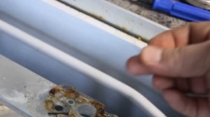 Не горит или слабо,плохо горит горелка, конфорка газовой плиты. Прочистка сопла.