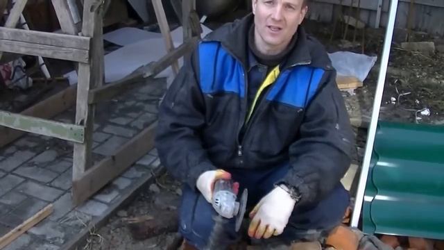 Облицовка газоблочных стен фасадными панелями без обрешётки с самопальными доборниками.