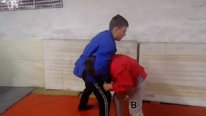 Учимся делать захват шеи сверху