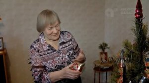 Благовещенка наряжает елку советскими игрушками