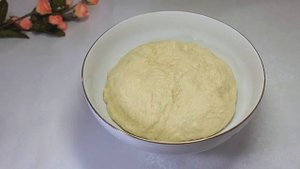 Добавьте просто 9% УКСУС . ПОЛУЧАЮТСЯ мягкие как ПУХ. Самые нежные, вкусные БУЛОЧКИ С НАЧИНКОЙ .