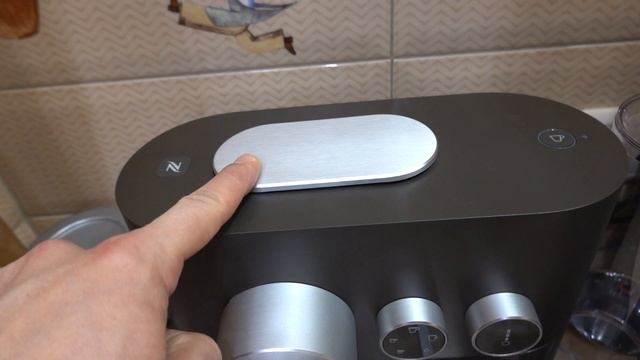Купил кофе машину Nespresso Expert Milk