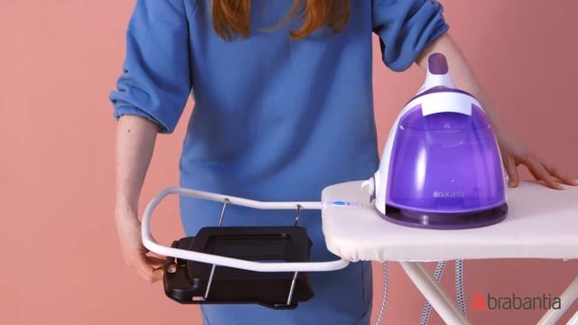 Как использовать складную подставку для паровой системы на гладильной доске Brabantia смотреть онлайн