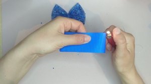 Бантики с репсовой ленты 4 см и сеточкой.