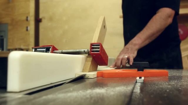 Реконструкция кладовки с помощью системы съемных полок смотреть онлайн