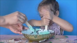 ?МЫЛЬНАЯ ТЯНУЧКА и  АППЛИКАЦИЯ из пуговиц. Как сделать дома массу для лепки. Игры развитие моторики