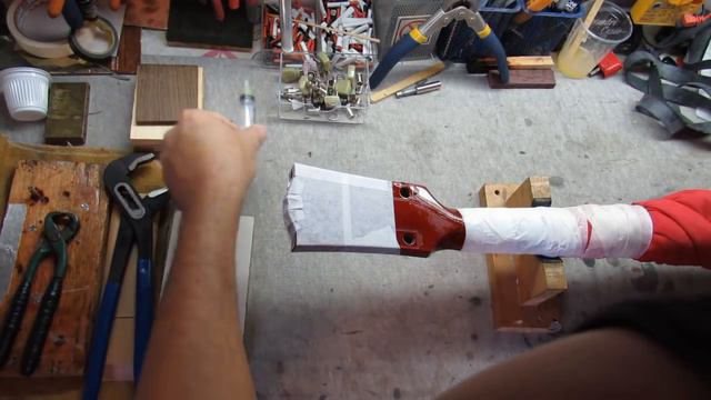 Restauração do Headstock da GIBSON SG смотреть онлайн