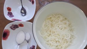 СТЕЙКИ из СВИНИНЫ в ДУХОВКЕ на РЕШЁТКЕ. И МАРИНОВАННЫЙ ЛУК к МЯСУ.