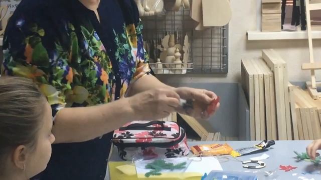 Мастер-класс по декорированию Новогоднего магнитика-подковы в технике скрапбукинг смотреть онлайн