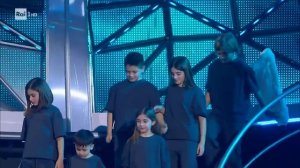 Sanremo 2023 - Mr. Rain canta 'Supereroi'