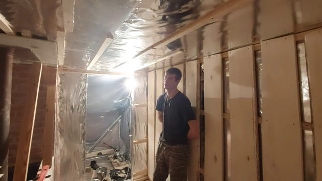 10.01.23. Баня. Обшиваем стены "начистовую". Навели порядок, убрали строительный мусор. Работаем!