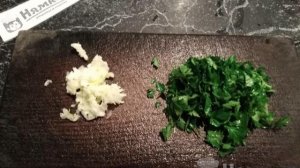 Салат из варёной моркови с яйцами и зелёным горошком
