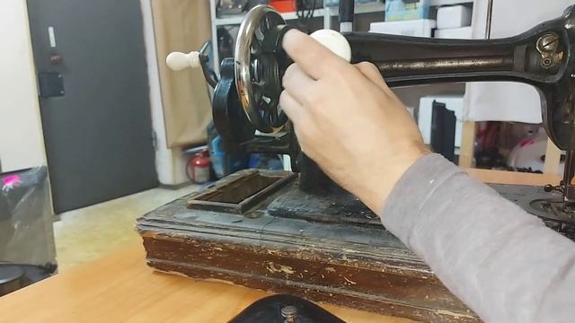 Ручная швейная машина Aurora пропускает стежки. Подробно показываю как исправить смотреть онлайн