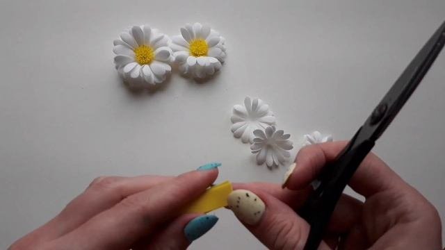 Ромашка из фоамирана, без шаблонов и молдов. DIY/Foamiran Chamomile On The Rim