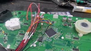 Чтение приборной панели MQB на столе через vvdi prog