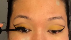 Графичный макияж для азиатских глаз