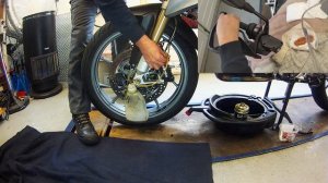BMW R1200GS Brake Fluid Change