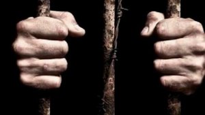 За что в русской тюрьме могут посадить в карцер